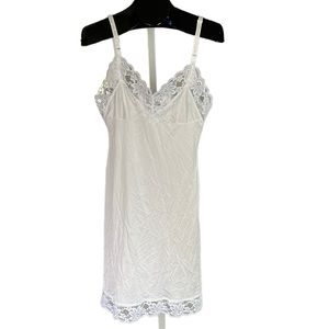 Lorraine vintage full slip size 34